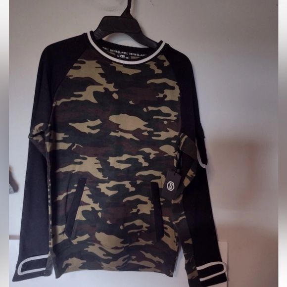 Switch Remarkable Sweaters - Switch Remarkable Women’s Limited Edition Pullover NWOT Size Large Adjustable